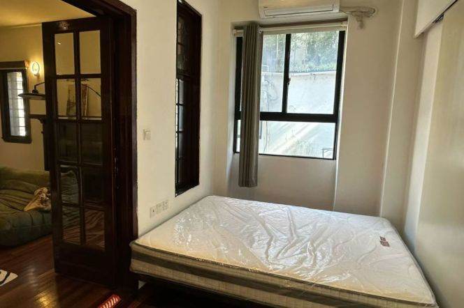 Cozy 1br with terrace near Hengshan Road
