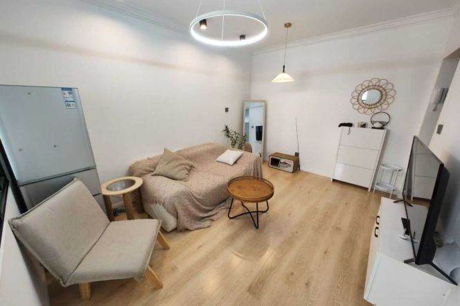 Caojiadu area/cozy 1br 1lr/oven/bright room,Longde rd@L11/13