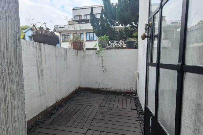 Jiaotong University or Shanghai Library Station 1Br with Open Balcony Line10/11