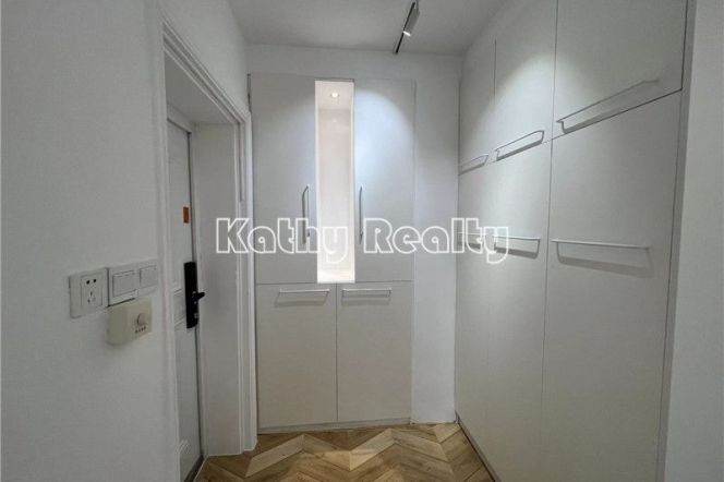 Beautiful compound 2BR APT Hengshan Rd station 16.8k 