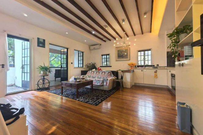 Jiaotong University or Shanghai Library Station 1Br with Open Balcony Line10/11