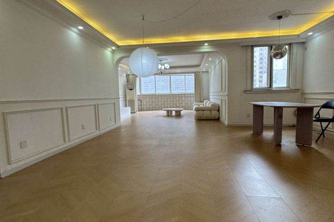 New decoration 3br/187sqm & elevator @Jing'An temple & Line 2/7/14 