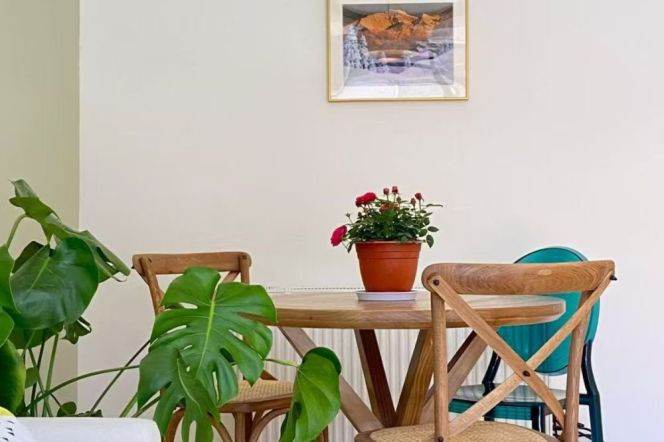 Open balcony Sunny one bedroom Apt+heating+oven@ Changping Rd