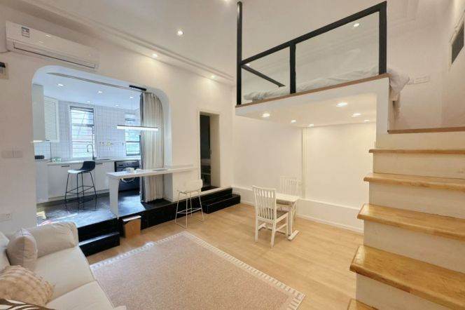 High ceiling 1Br/1Lr/1Bt apt nr South shanxi rd,M1/10/12