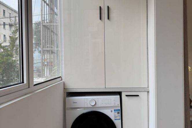 Impressive bright 1BR Apt| All south | Zhong Shan Park & Loushanguan rd Mt 8.2K