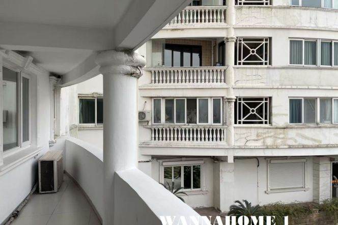 Spacious&Modern 3Bdrs 2Baths Apt+Huge Open Balcony+Awesome View+Top Compound