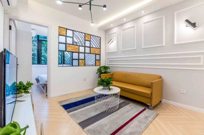 Full furnished 1br/2living & oven @South Shanxi Rd & Line 1/10/12 