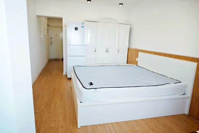 Beautiful high-rise 1 BR w amazing view / near Hengshan rd