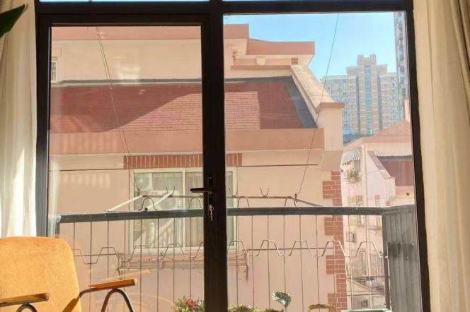 Open balcony Sunny one bedroom Apt+heating+oven@ Changping Rd