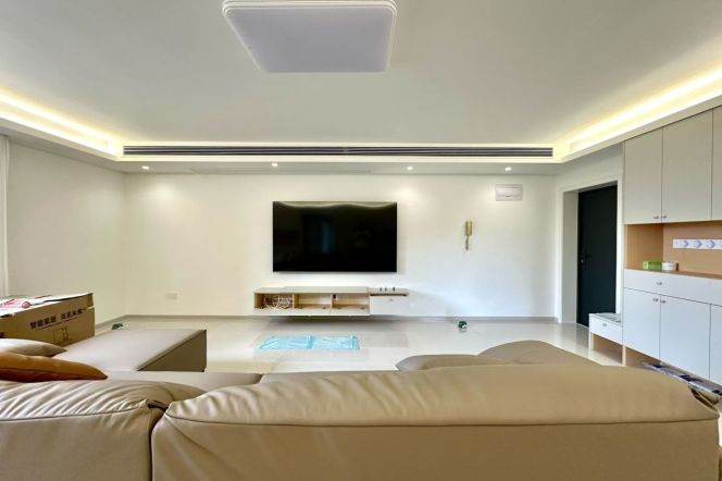 modern 2brs floor heating modern furniture near IAPM and line 1,10,12 