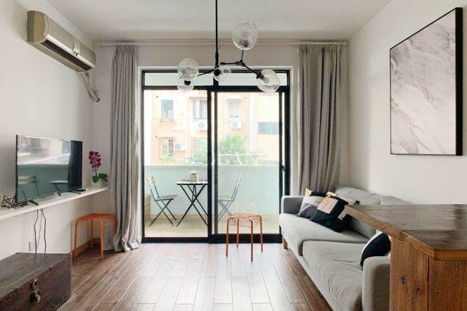 1 br modern Apt &oven &balcony &walk in closet/zhongshan park 7.8K