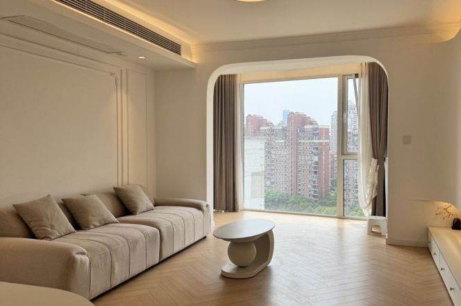 Simple & Beautiful 2Br + Scenic windows | Zhongshan Park & Changfeng Park Mt