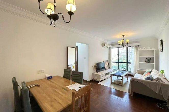 Cozy 2Brs in Grand Plaza