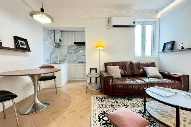 Modern 1br 1lr/elevator/bright room/cozy&clean,Caoyang rd@L3/4/11/14