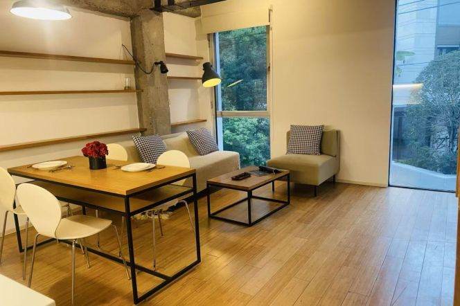 1BR loft near Jiao'tong University and Dong'hua University can long and short lease