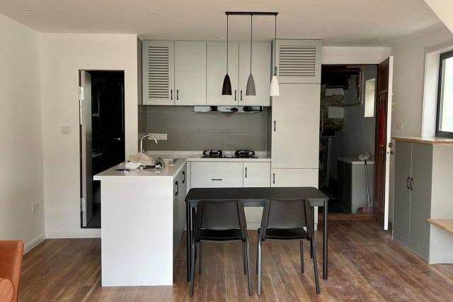 1 br 78 sqm chic &cozy old house &outdoor /Julu rd 10K