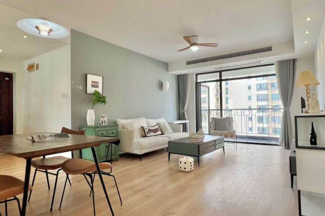 Open Balcony Super nice modern 3 br 15.5K great view with central AC & big oven M3/4 Zhongtan Rd. 