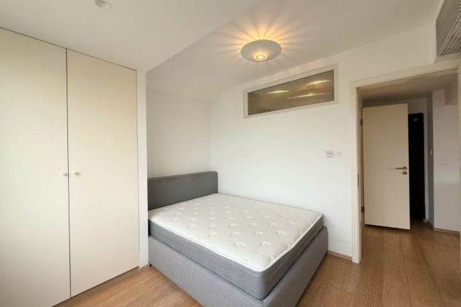 Kangping building- modern- oven- bright- elevator- good location-quiet room