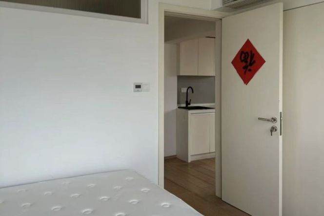 Kangping building- modern- oven- bright- elevator- good location-quiet room