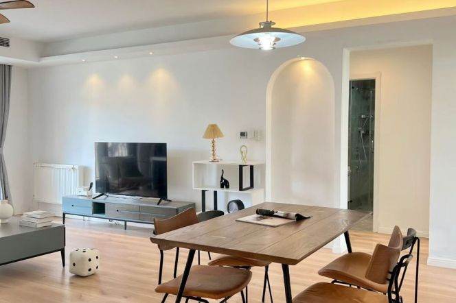 Open Balcony Super nice modern 3 br 15.5K great view with central AC & big oven M3/4 Zhongtan Rd. 