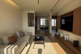 2Br，Good Lighting，Near Yanchang road Station.