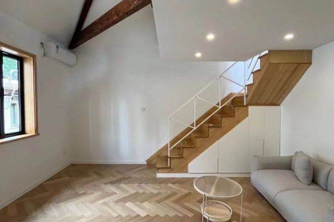 High ceiling 1Br/1Lr/1Bt apt nr South shanxi rd,M1/10/12