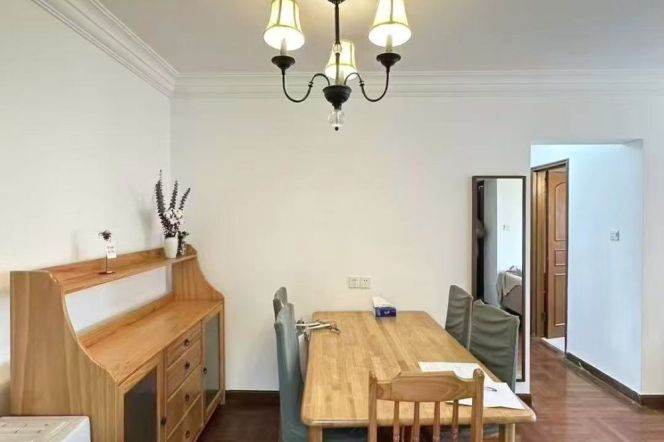 Cozy 2Brs in Grand Plaza