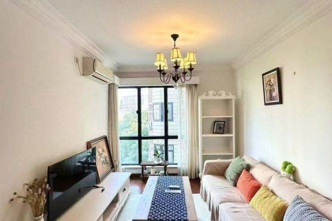 Cozy 2Brs in Grand Plaza