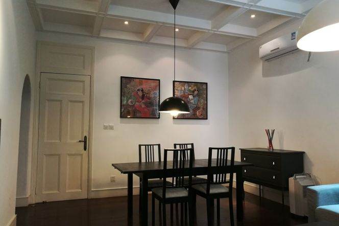 high ceiling 1br Nr south shaanxi Rd M1/10/12