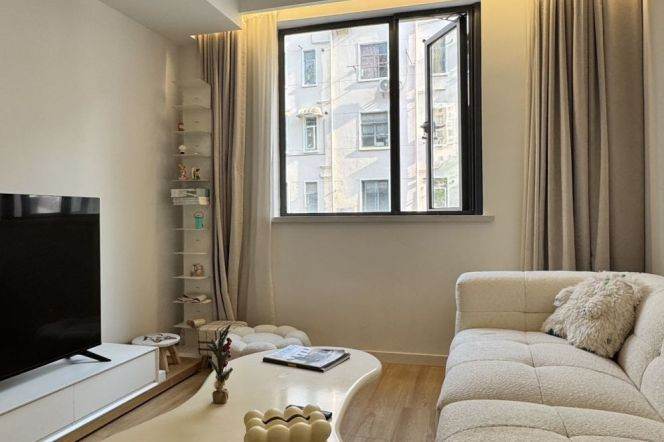 Cozy 1Br + balcony + floor heating | Changping rd L7 & Jing'an Temple L2/7