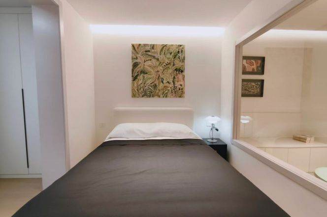 Jiaotong uni 1BR 1LR@L10/11,bright room/Nice deco&location