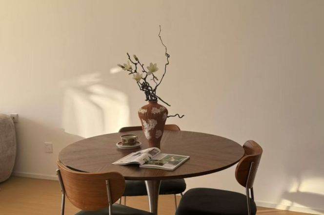 Bright 2Br with nice view @L1/12/13 