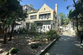 High ceiling old House 1BR Garden Hengshan rd 7.8k