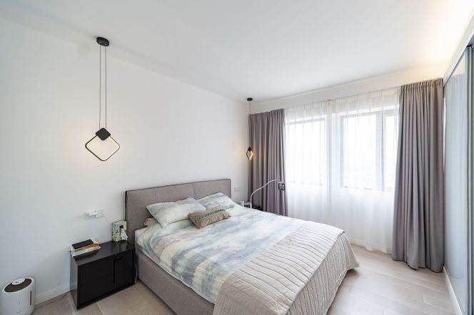 High rise 3+1brs&2baths with balcony on South Shaanxi Road