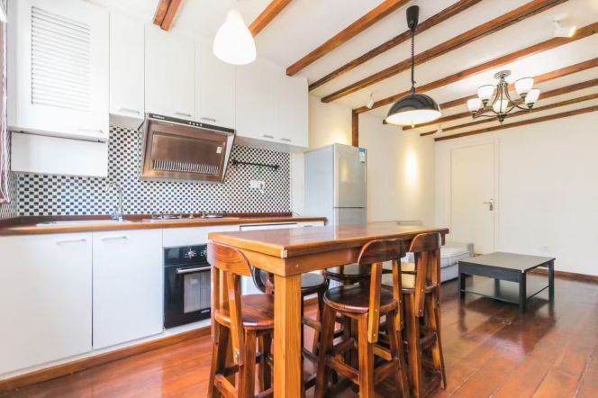 Modern 1BRS 2BA duplex w wall heating near iapm