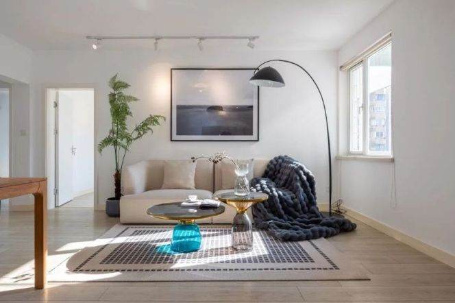 Super nice price & condition 2Br,Xintiandi,floor heating.