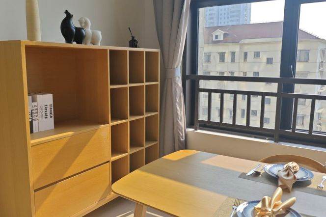 1 BR loft in old Xu'hui near line 4/9/12 and Jiao'tong Uni can long and short term lease