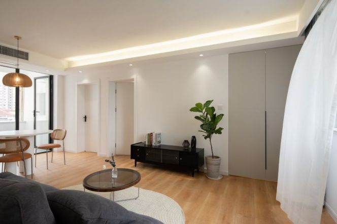 Elevator 2br with Balcony and Floor heating,Dong'an Road/Xujiahui St.