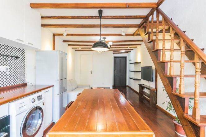 Huge 1br loft with 2baths near South Shaanxi Road