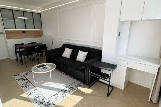 zhongshan park station one bedroom