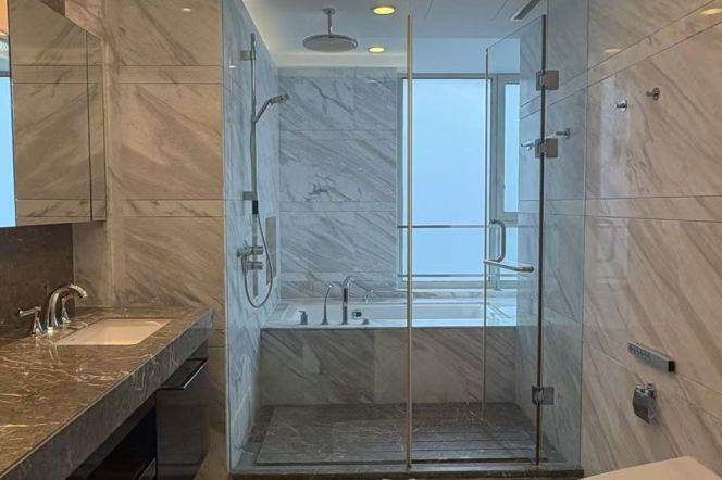 Middle Huaihai rd elevator 3BR 2BATH apartment