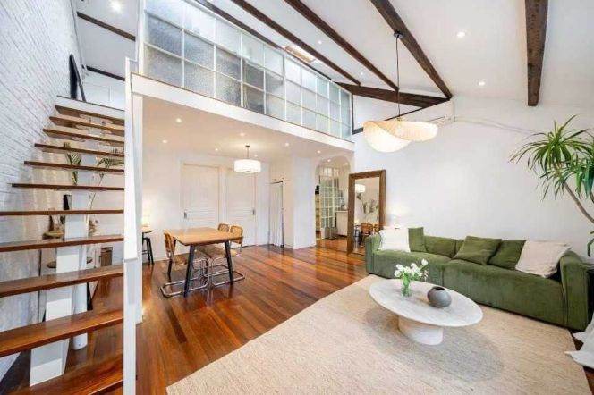 South Shanxi Rd Station 3Br/2Bath with Terrace Line1/10/12 High-ceiling