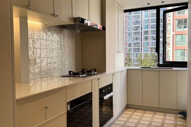 Scenic windows | Modern 3Br-2bathr | Longde rd metro L11/13 | Floor heating | 21.5K