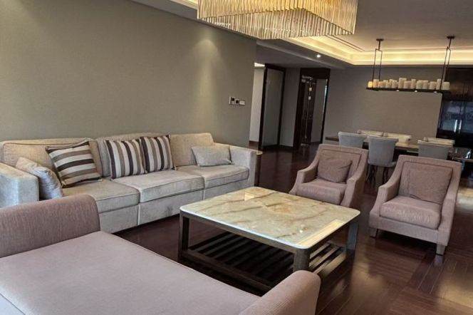 Middle Huaihai rd elevator 3BR 2BATH apartment