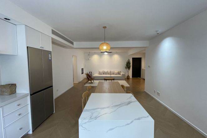 Spacious 4Br,Nr Zhong Shan Park station,L2,3,4