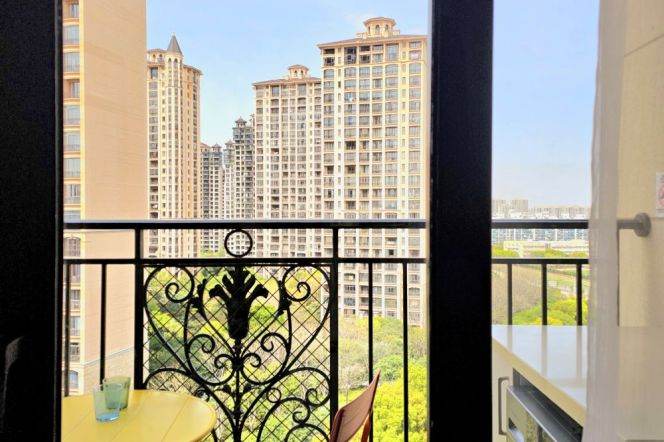 1Br Service apt in Minghang District Near Shujian Rd Station(Line 15)