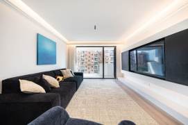 Morden 2brs with floor heating and balcony beside Huang pu river