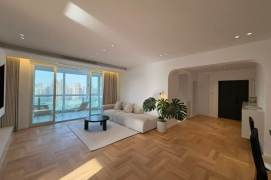 Xinzha Rd /Qufu Rd metro/3br2bt/central AC/floor heat/ balcony/dishwasher/oven