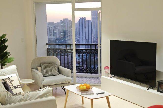2B2B,Good view,Near Hanzhong road station,Line 1