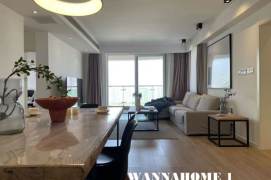 Spacious&Bright&Modern 3Bdrs 2Baths/W Nanjing Rd CBD/Open Balcony/Great Compound